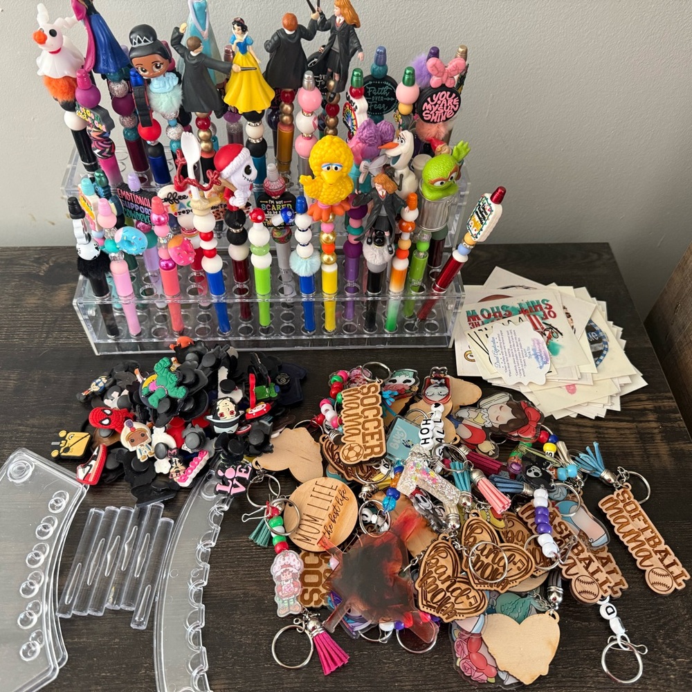 Colorful Character Pen Set with Keychains